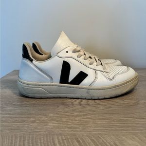 Veja V-10 Lace Up Sneakers